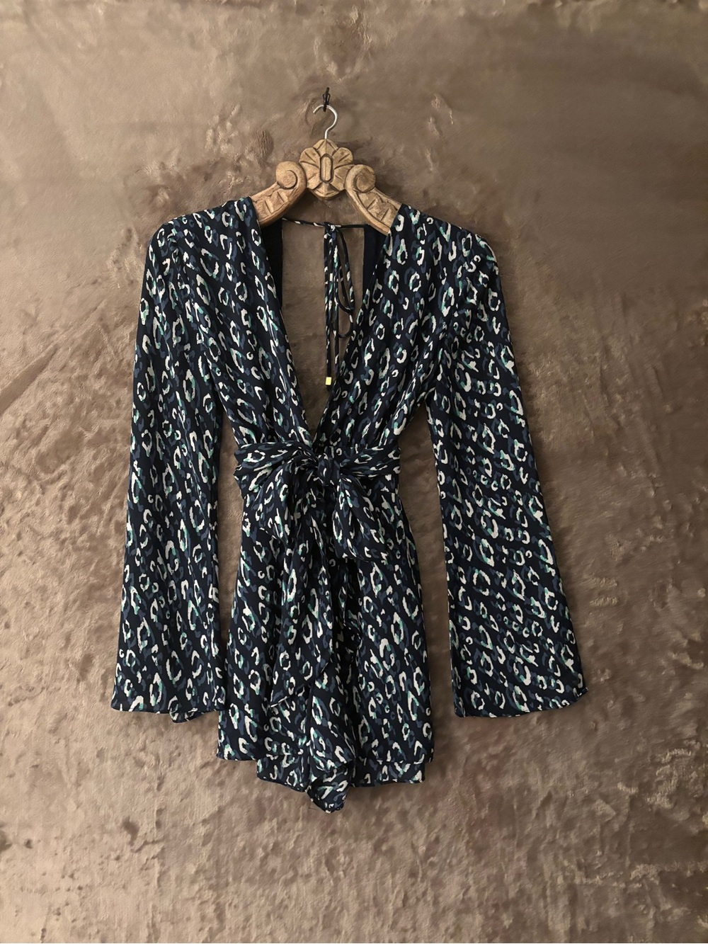 Olivaceous Romper Women’s Black & Teal Printed Long-Sleeve Tie-Front Romper M